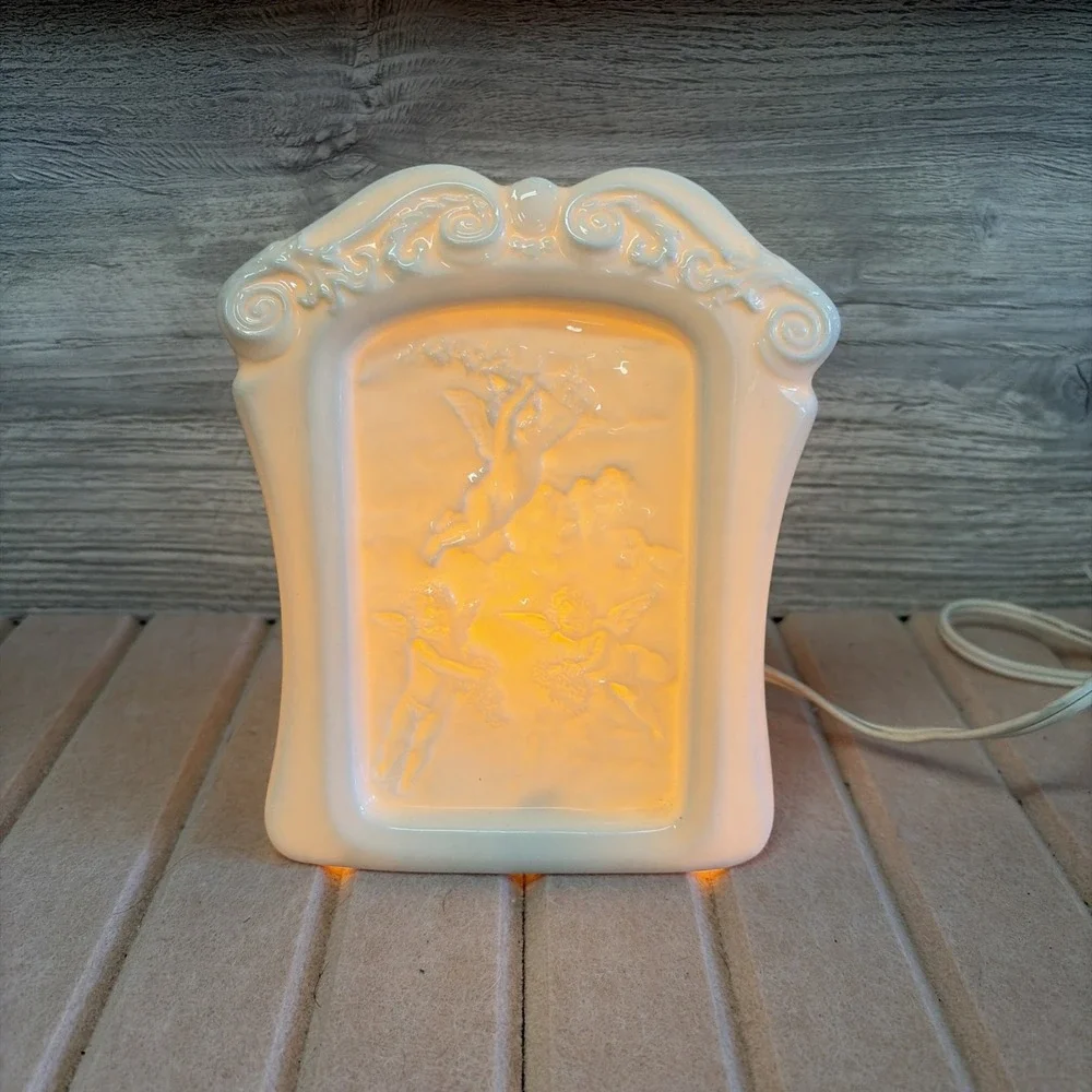 Vintage Porcelain Night Light Lamp with Angels Cherubs 6.25